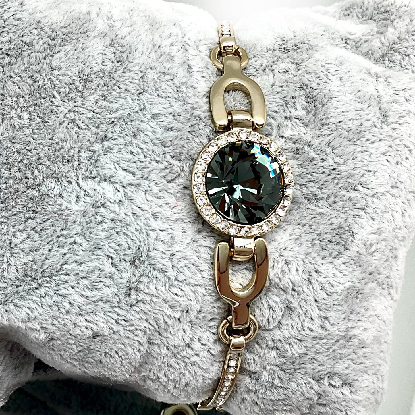 Round Cut Crystal Set