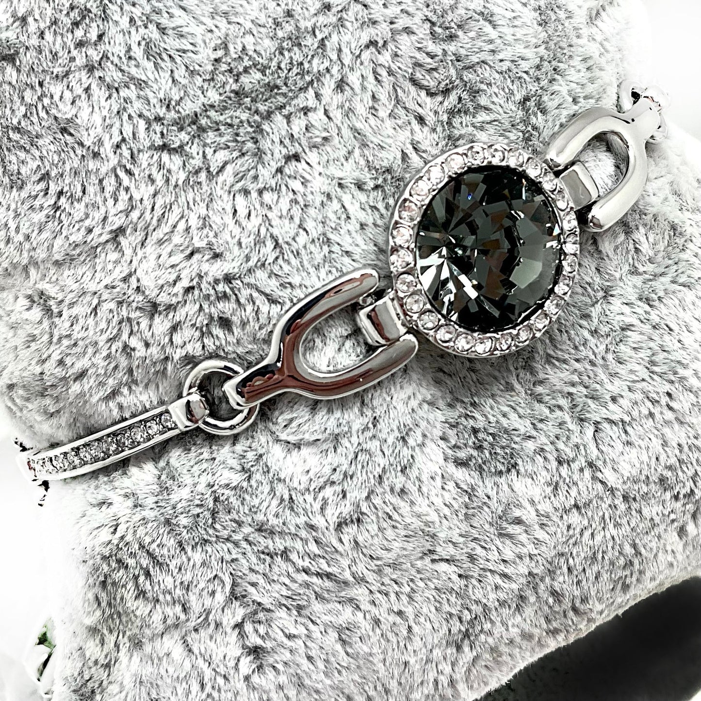 Round Cut Crystal Set