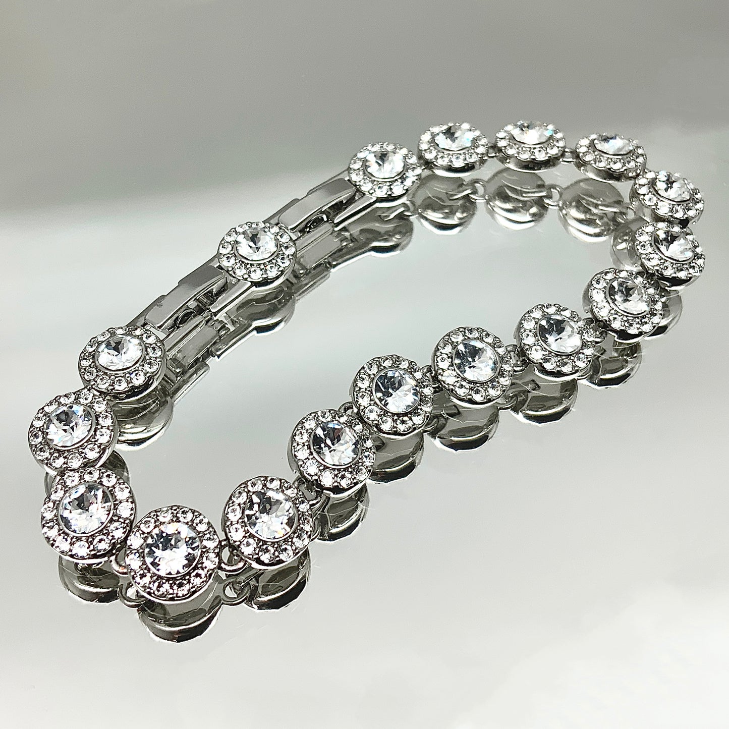 Premium Crystal Round Evening Set