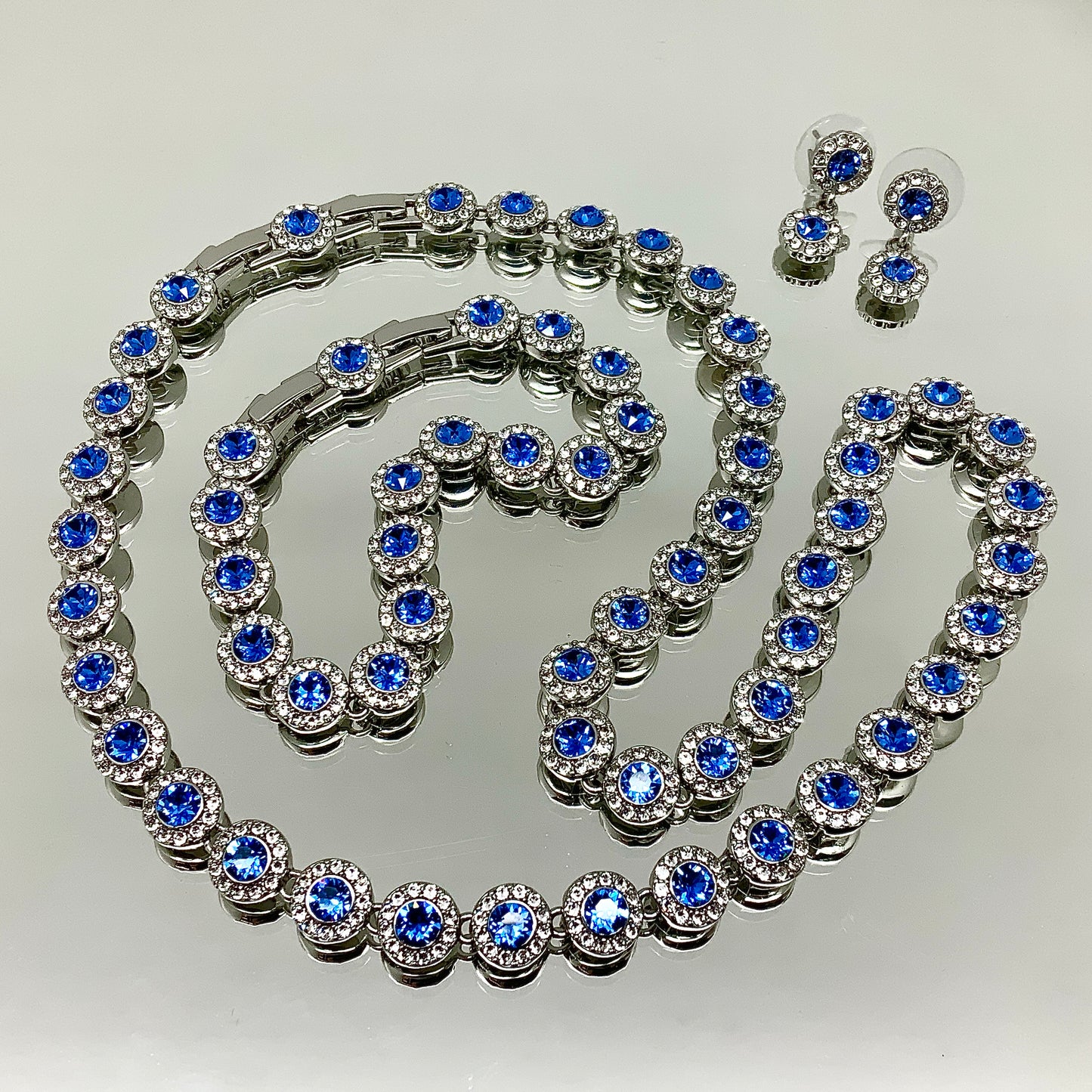 Premium Crystal Round Evening Set