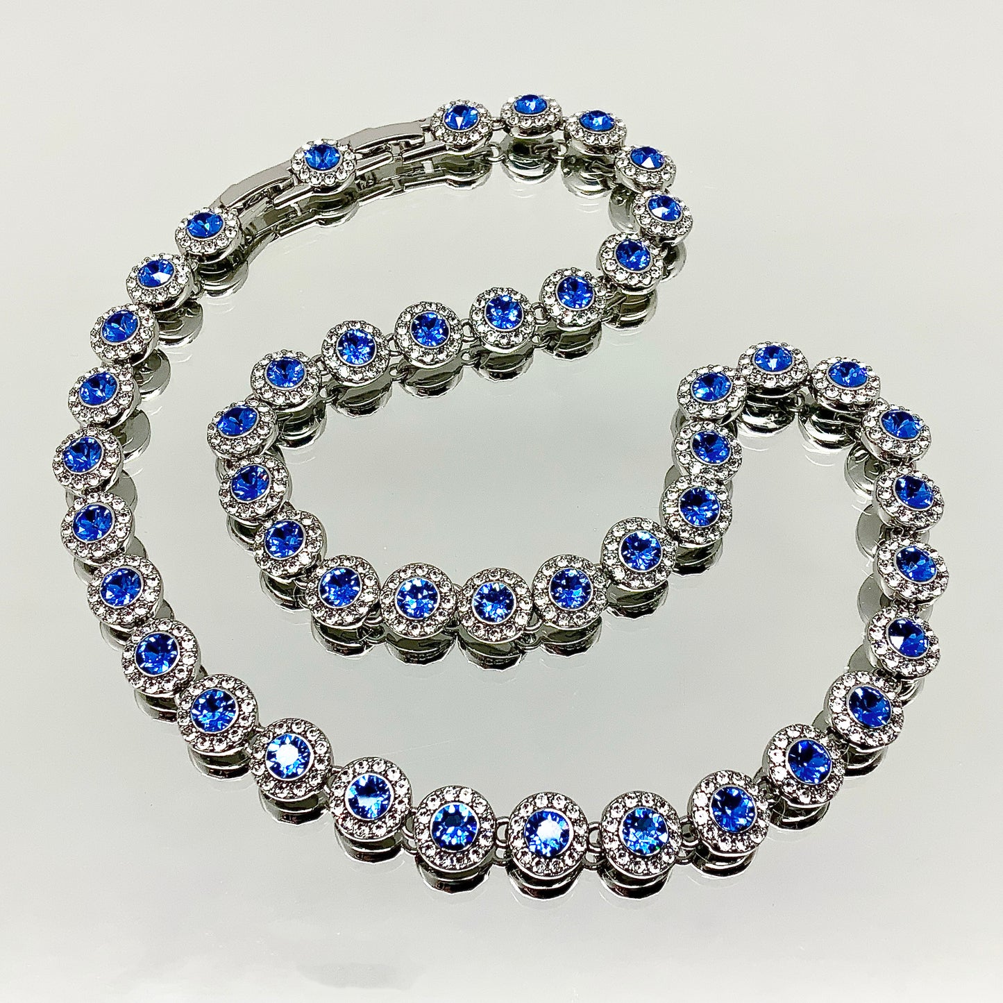 Premium Crystal Round Evening Set