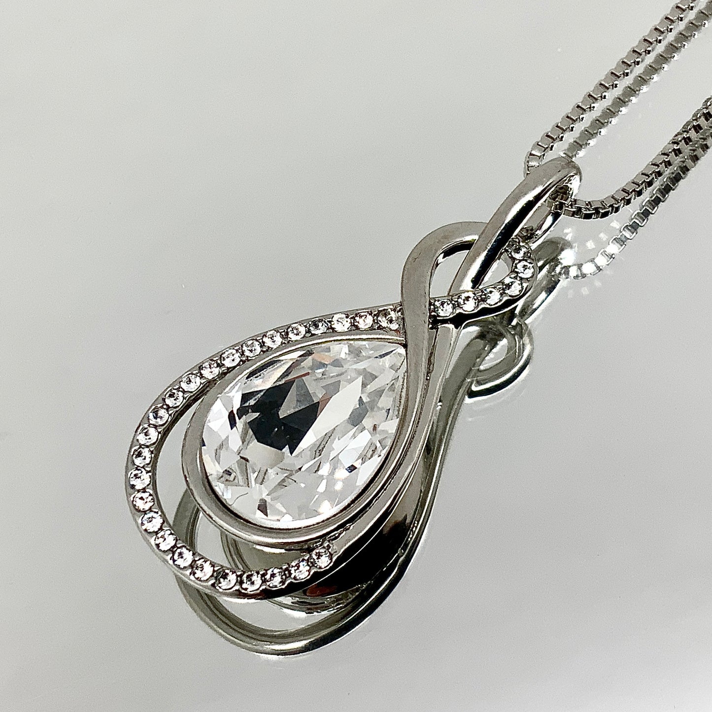 Premium Crystal Twisted Tear Set