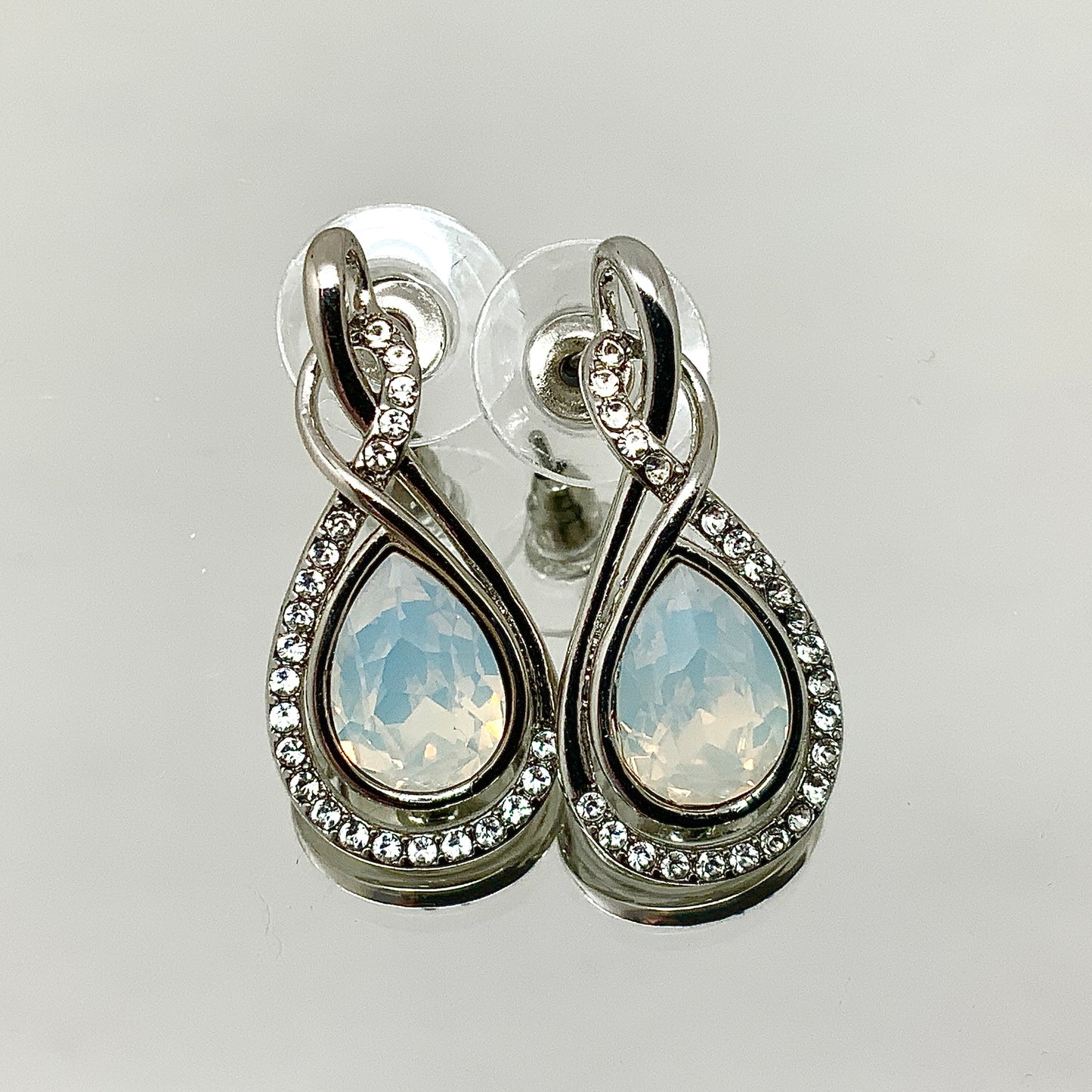 Premium Crystal Twisted Tear Set