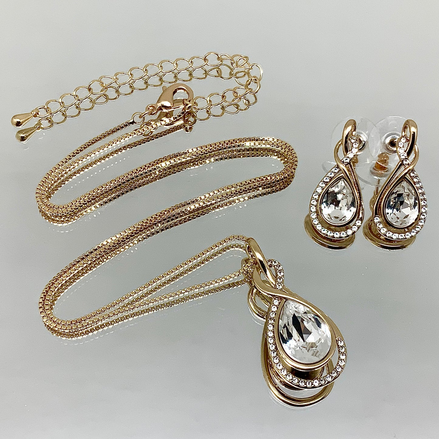 Premium Crystal Twisted Tear Set