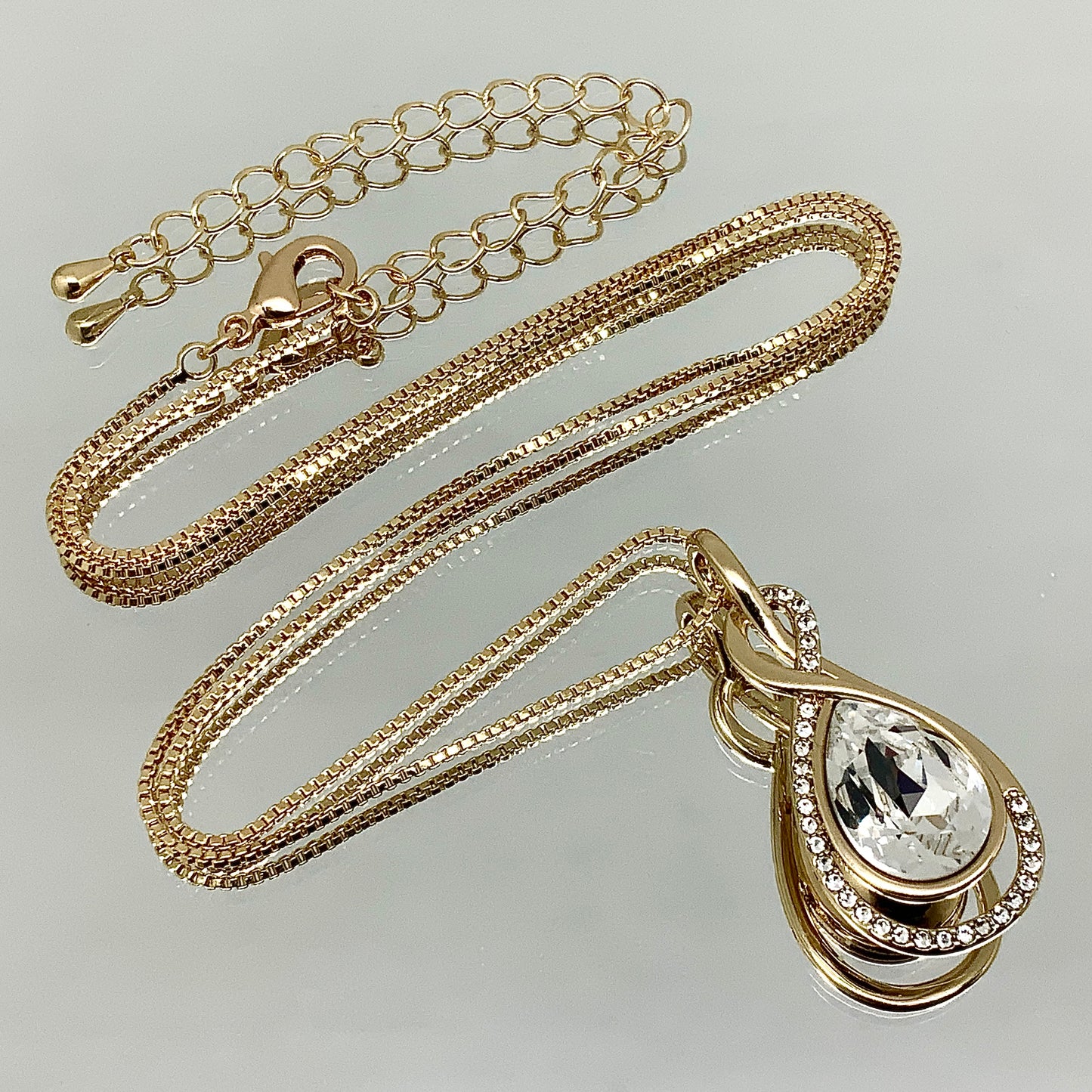 Premium Crystal Twisted Tear Set