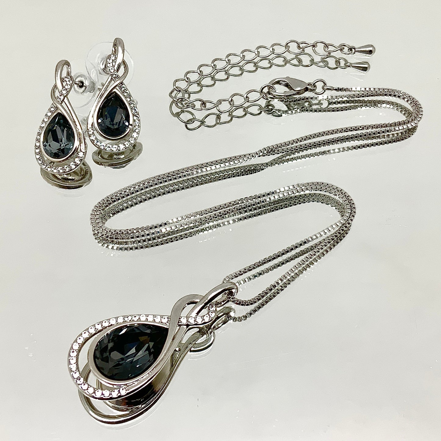 Premium Crystal Twisted Tear Set
