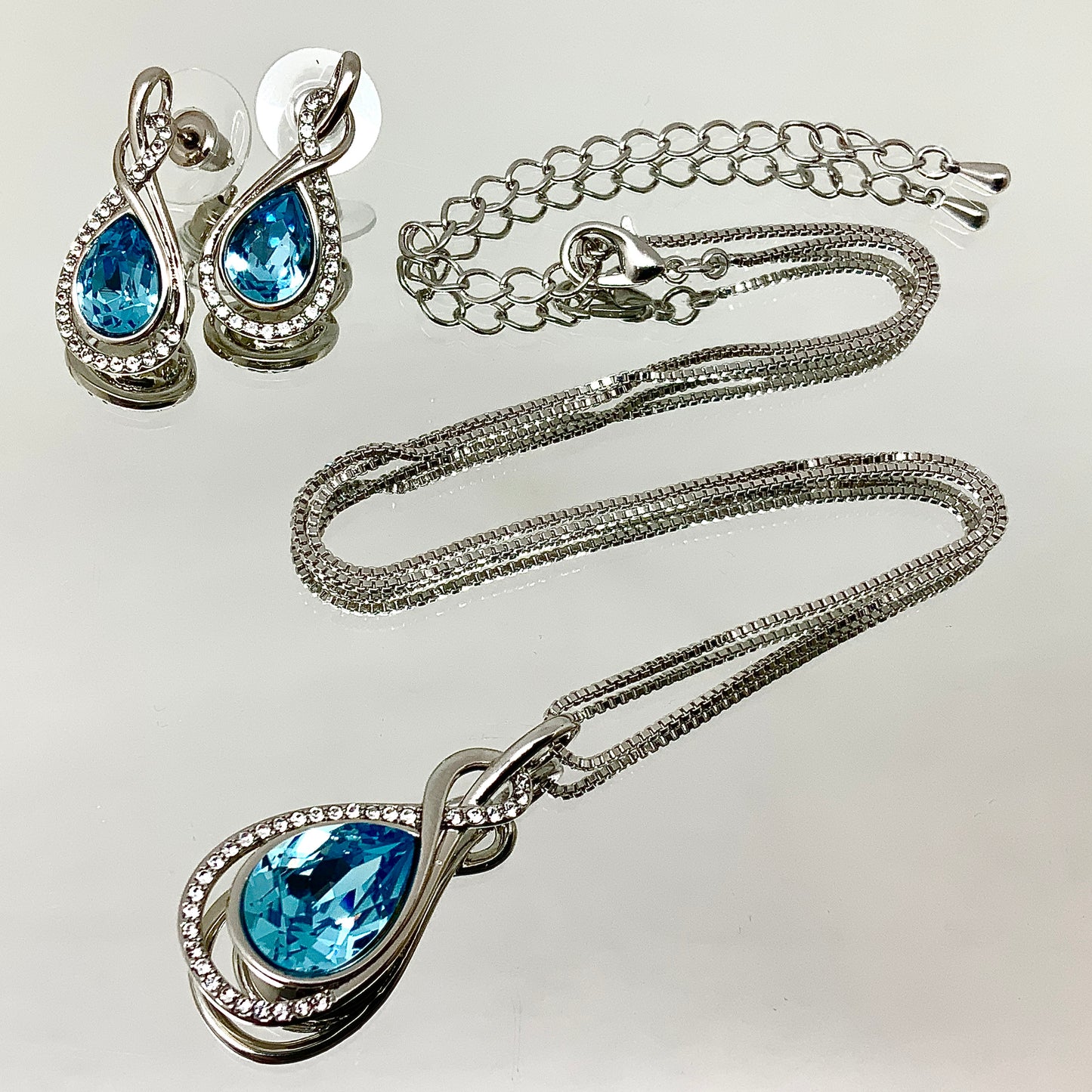 Premium Crystal Twisted Tear Set