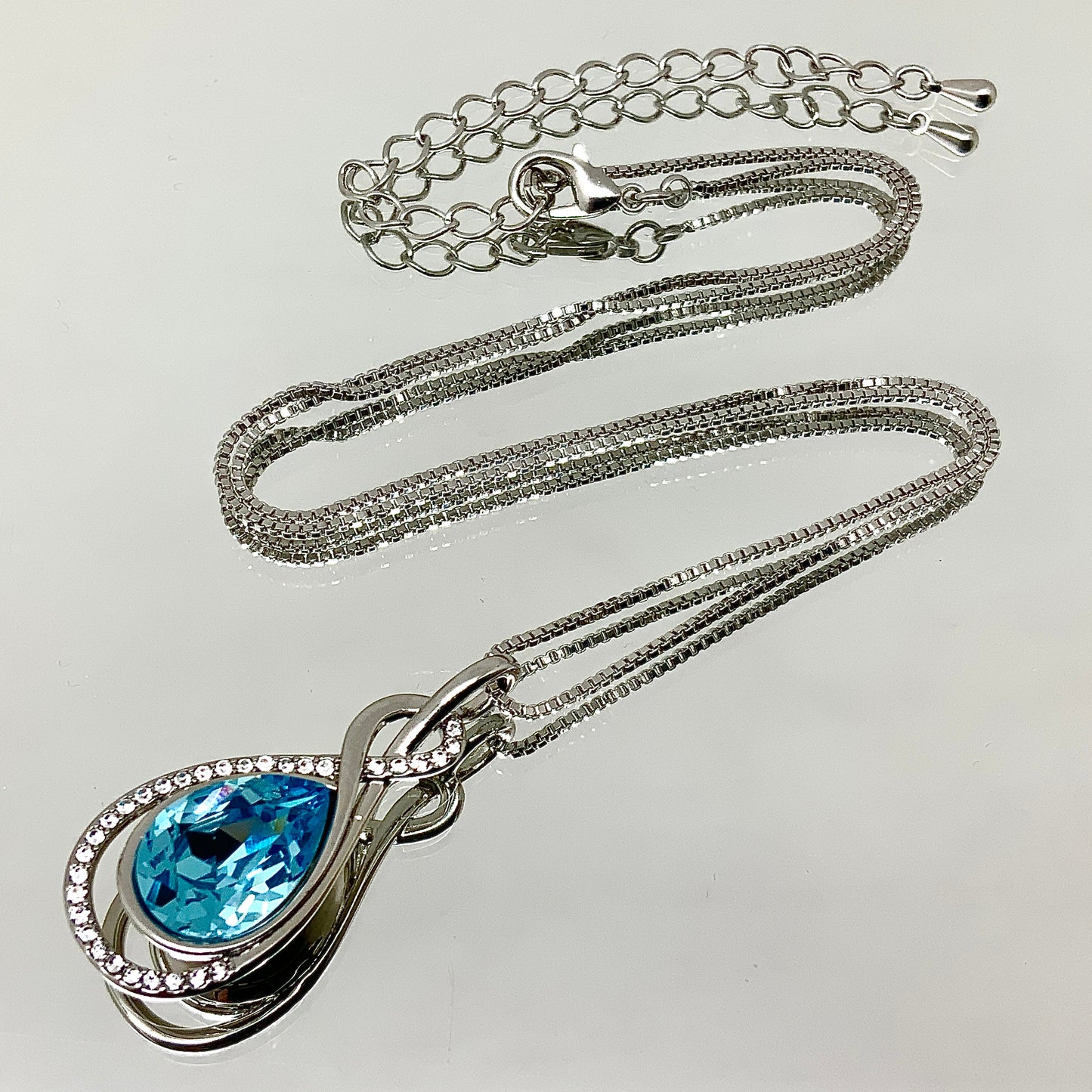 Premium Crystal Twisted Tear Set