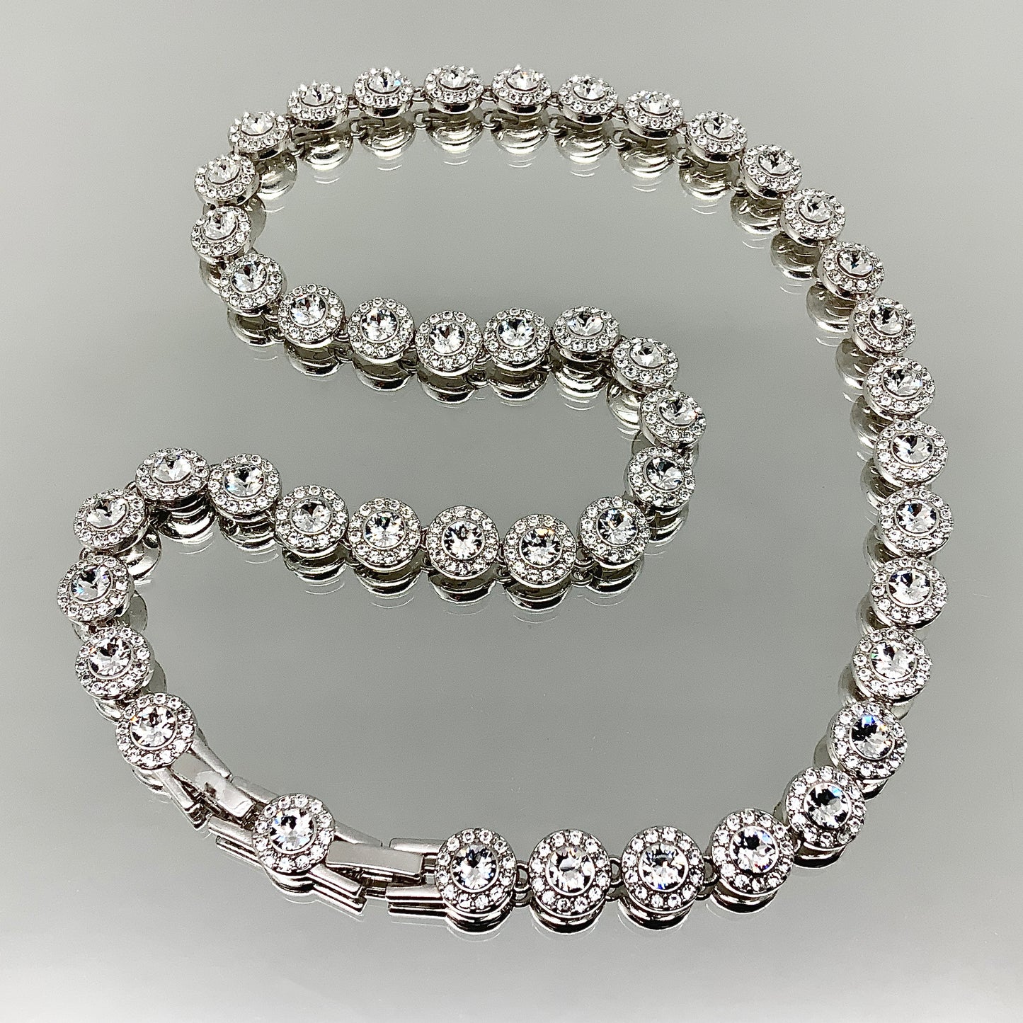 Premium Crystal Round Evening Set