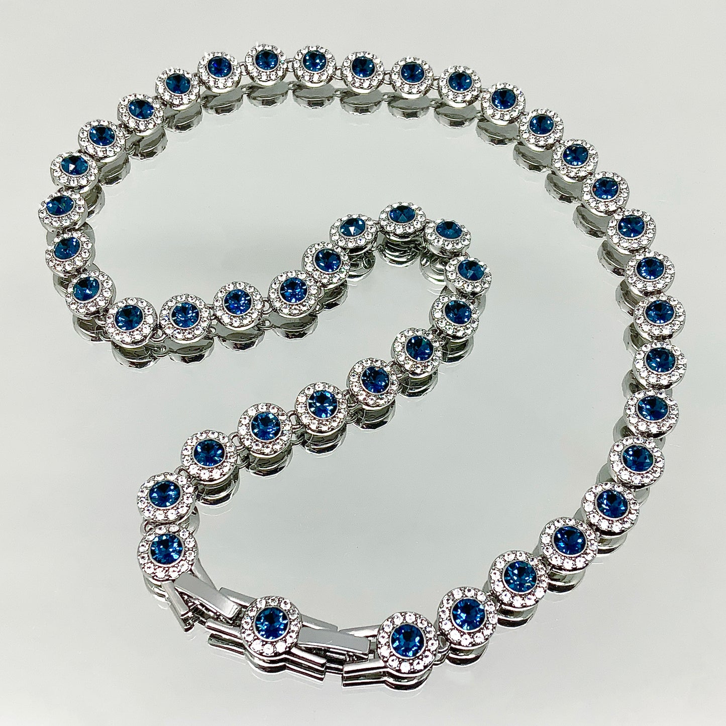Premium Crystal Round Evening Set