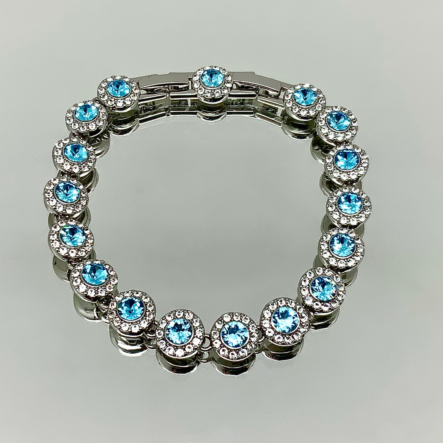 Premium Crystal Round Evening Set