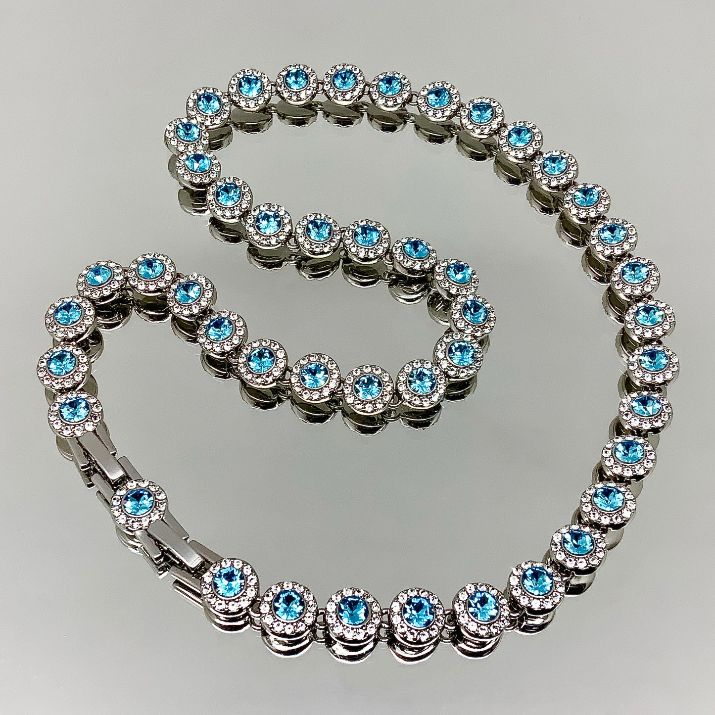 Premium Crystal Round Evening Set