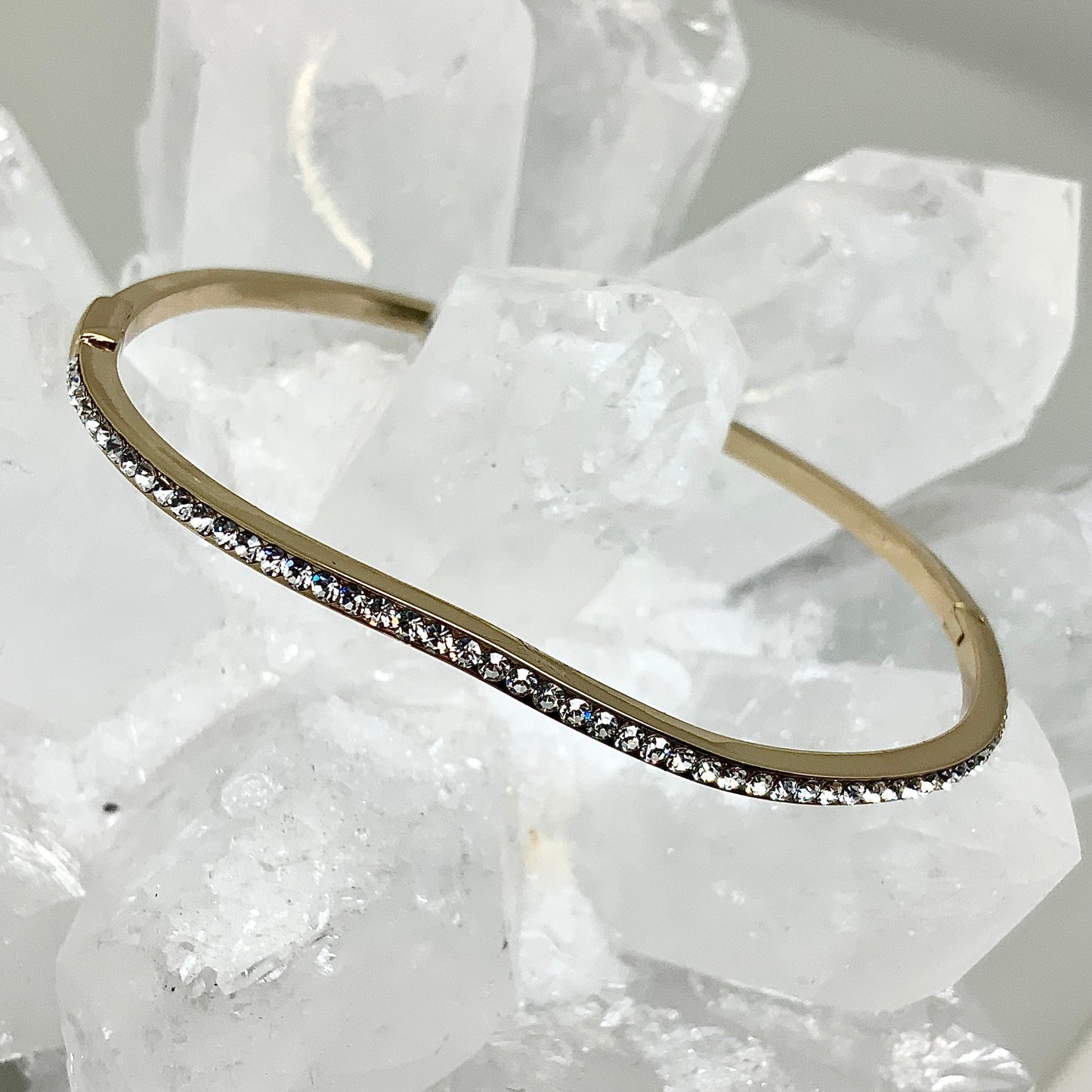 Premium Crystal Wavy Bangle