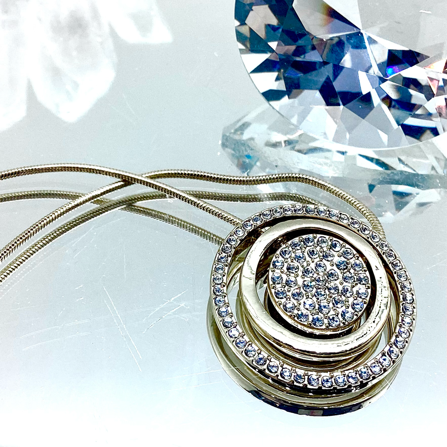 Premium Crystal Round Pendant Necklace